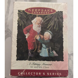 1993 Hallmark Keepsake Ornament A Fitting Moment # 8 Mr. & Mrs. Claus Sewing